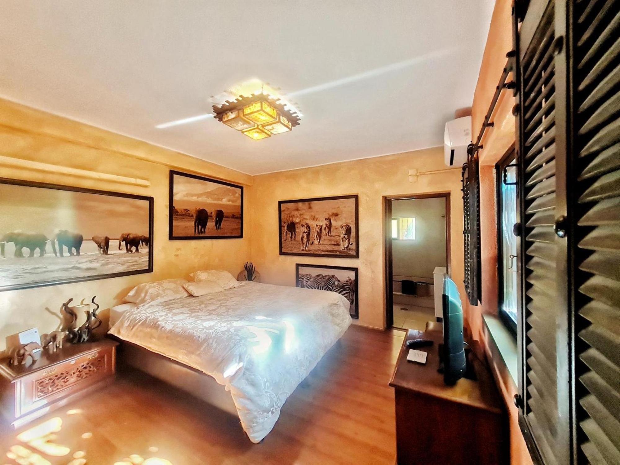 Villa Paraiso - Naturism Optional Adults Only Bed & Breakfast Porches (Algarve)