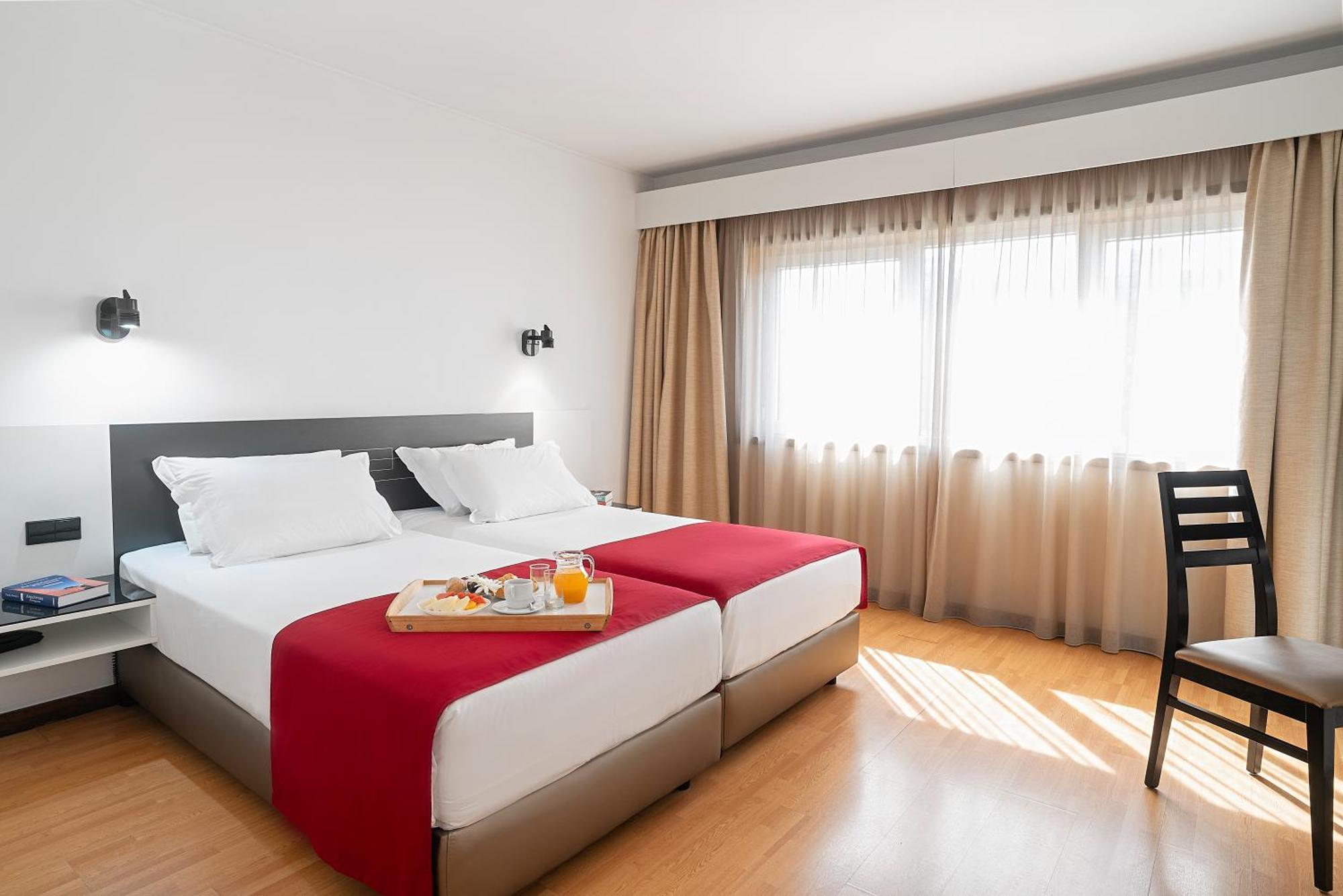 Urban Amadeos Hotel 3*