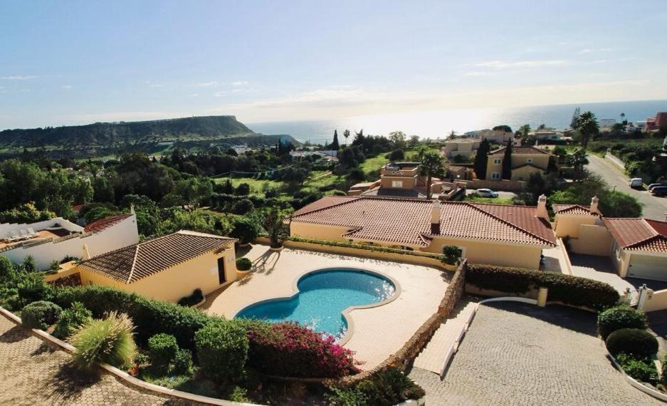 Dreamy Sea View With Access To Private Pool & Stunning Rooftop *