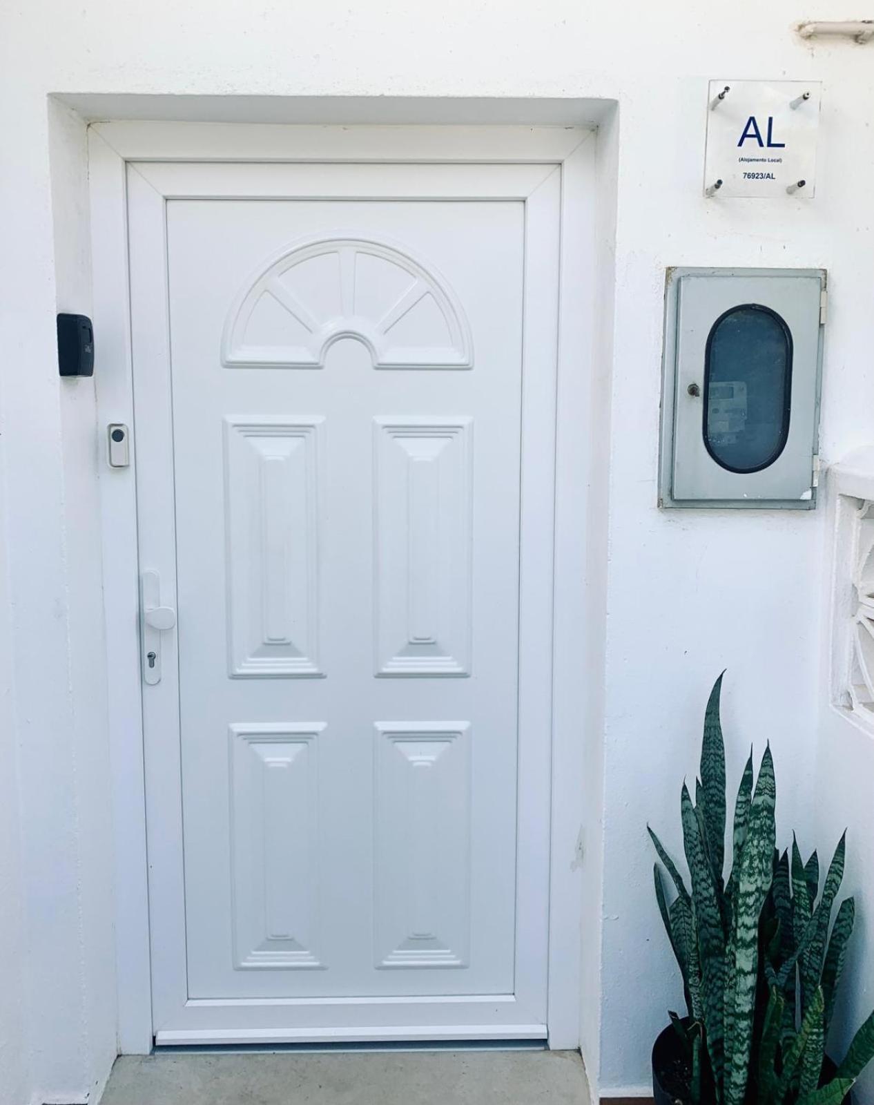 Dreamy Sea View With Access To Private Pool & Stunning Rooftop Apartment *