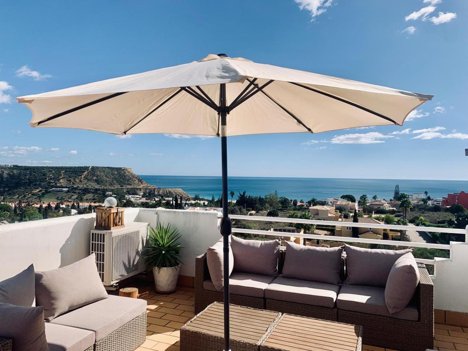 Dreamy Sea View With Access To Private Pool & Stunning Rooftop *