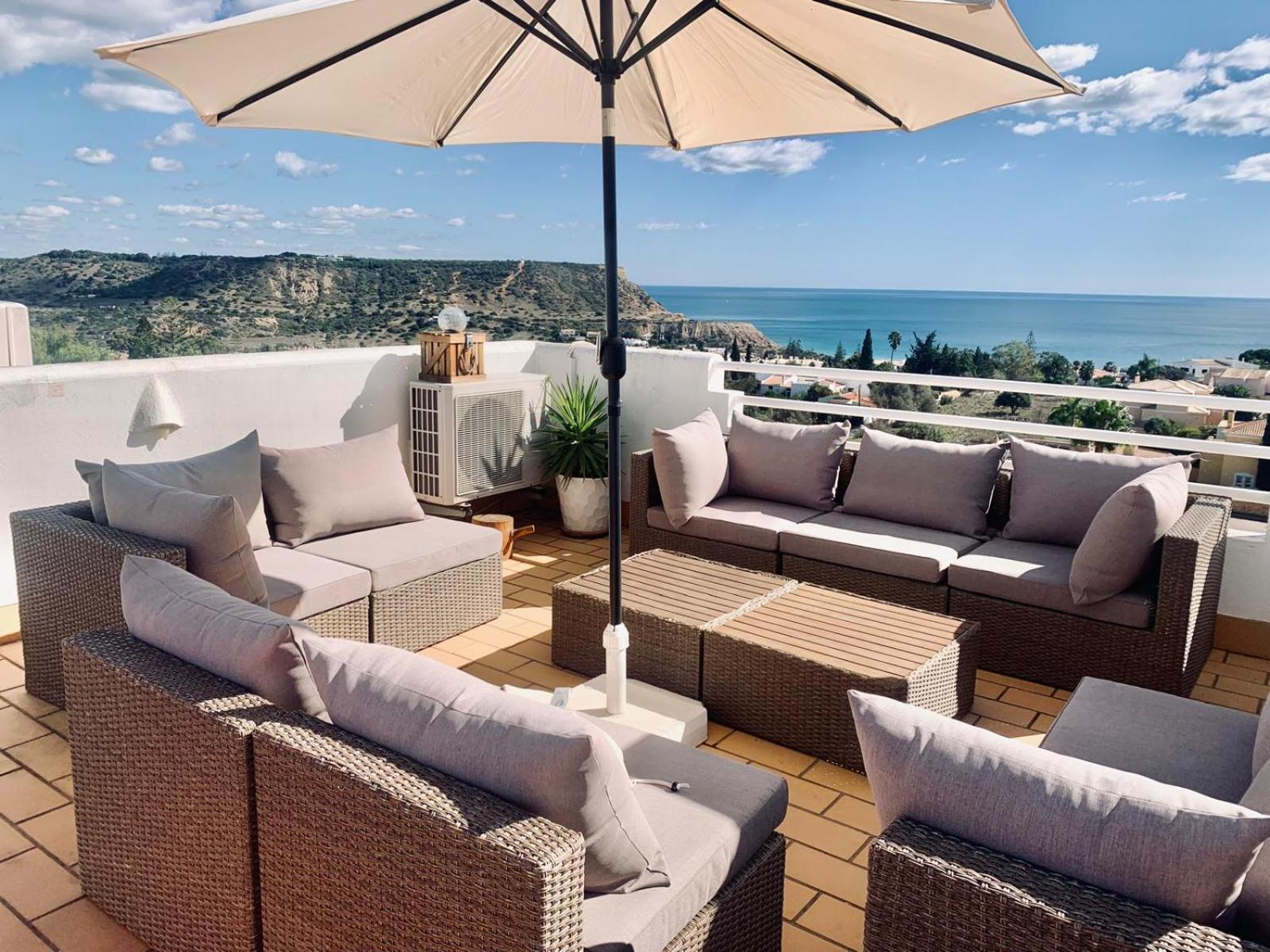 Dreamy Sea View With Access To Private Pool & Stunning Rooftop