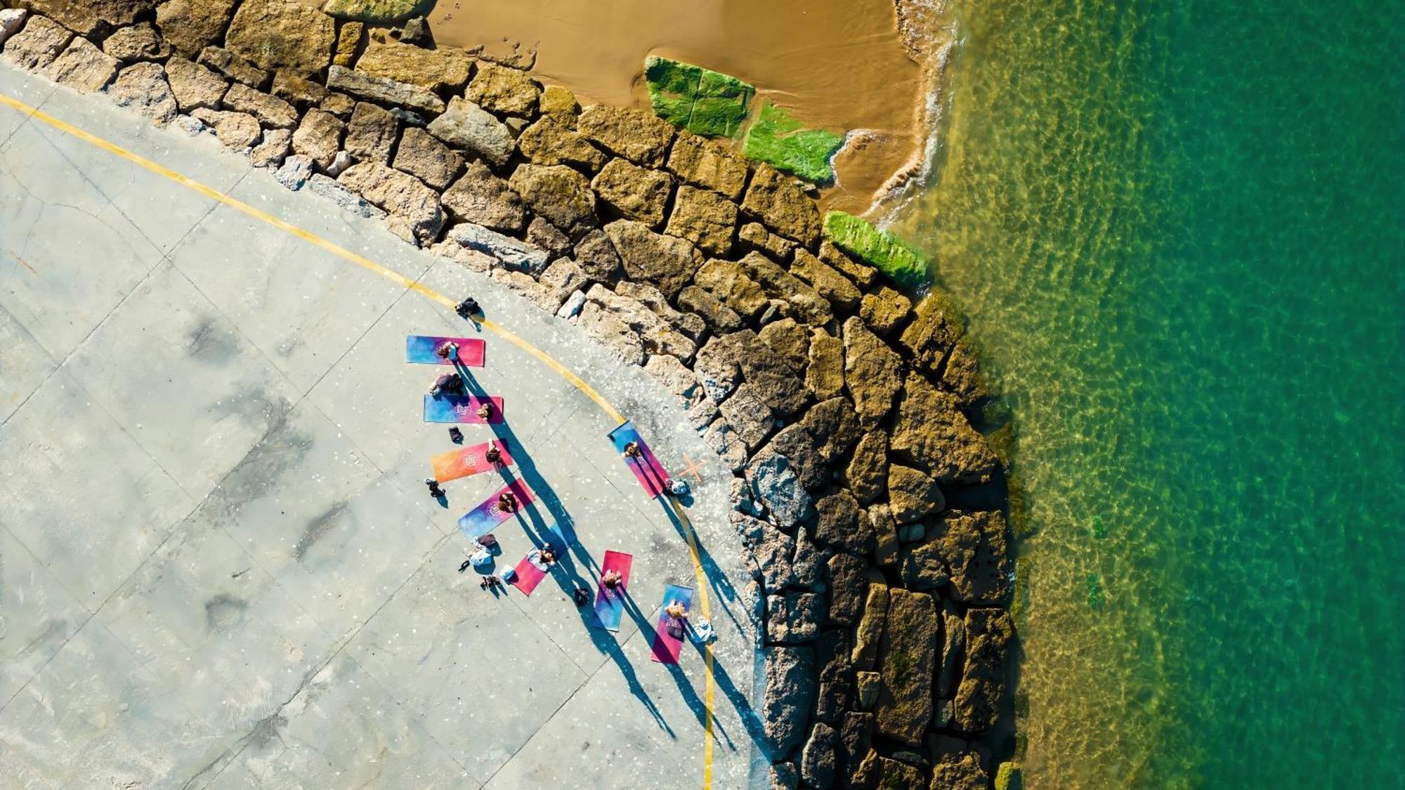 The Salty Pelican Yoga & Surf Retreat Hostel *