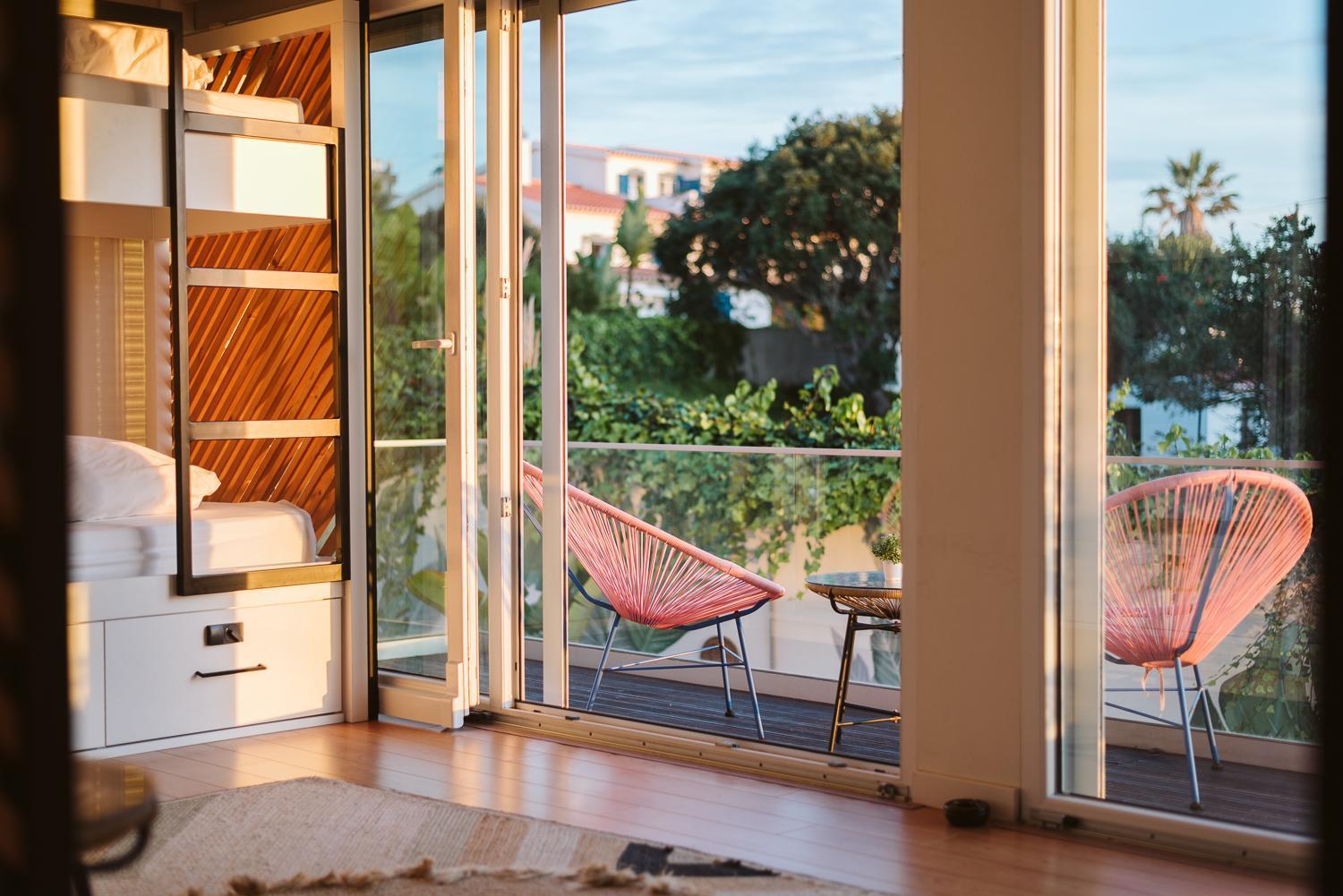 Hostel The Salty Pelican Yoga & Surf Retreat *