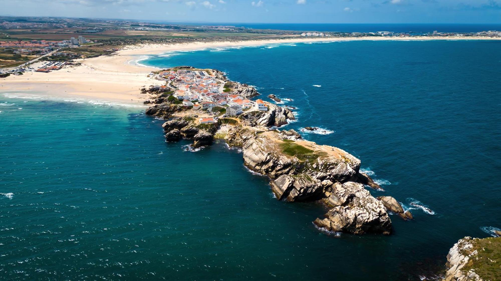 The Salty Pelican Yoga & Surf Retreat 4*