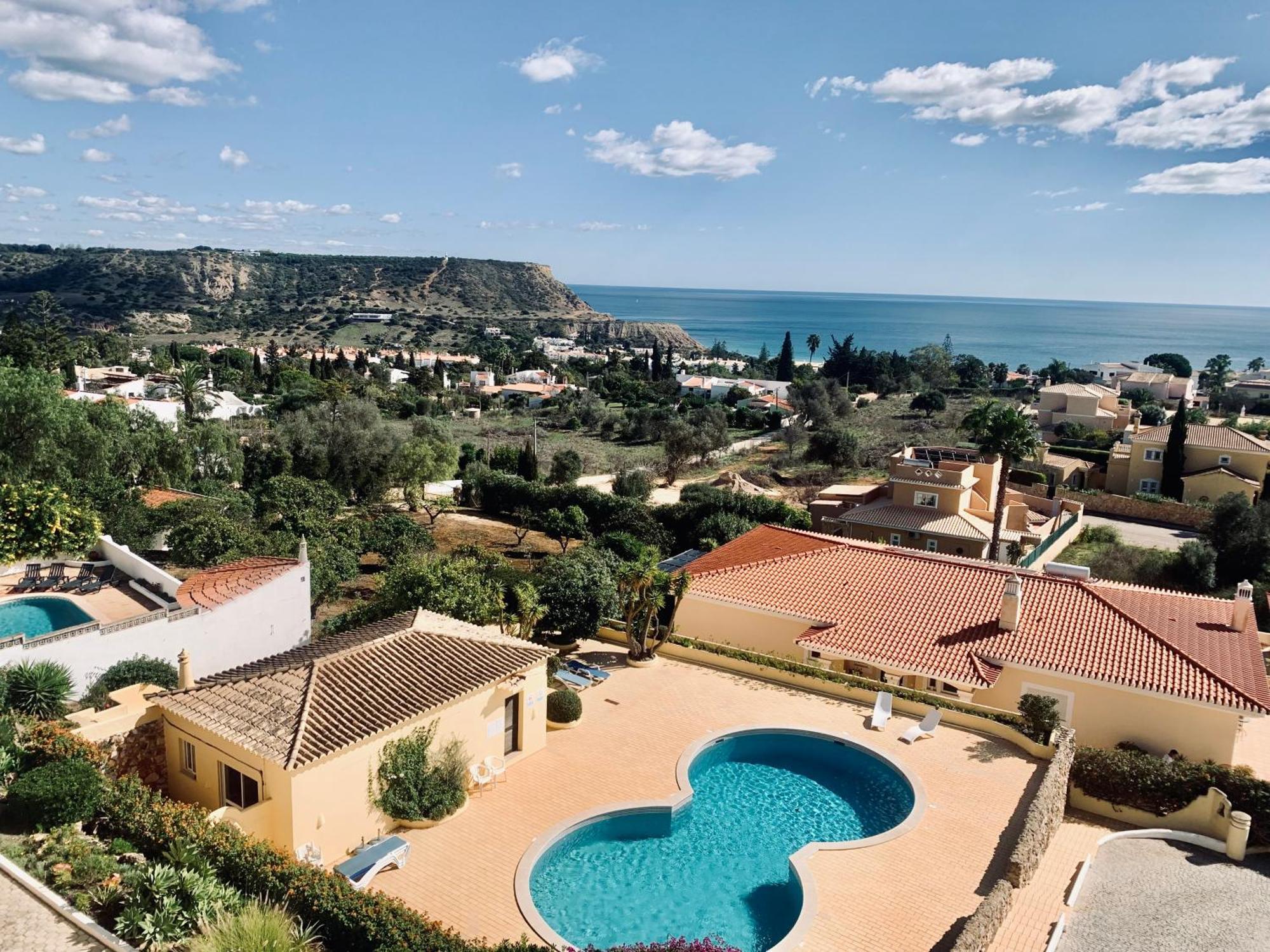 Dreamy Sea View With Access To Private Pool & Stunning Rooftop *