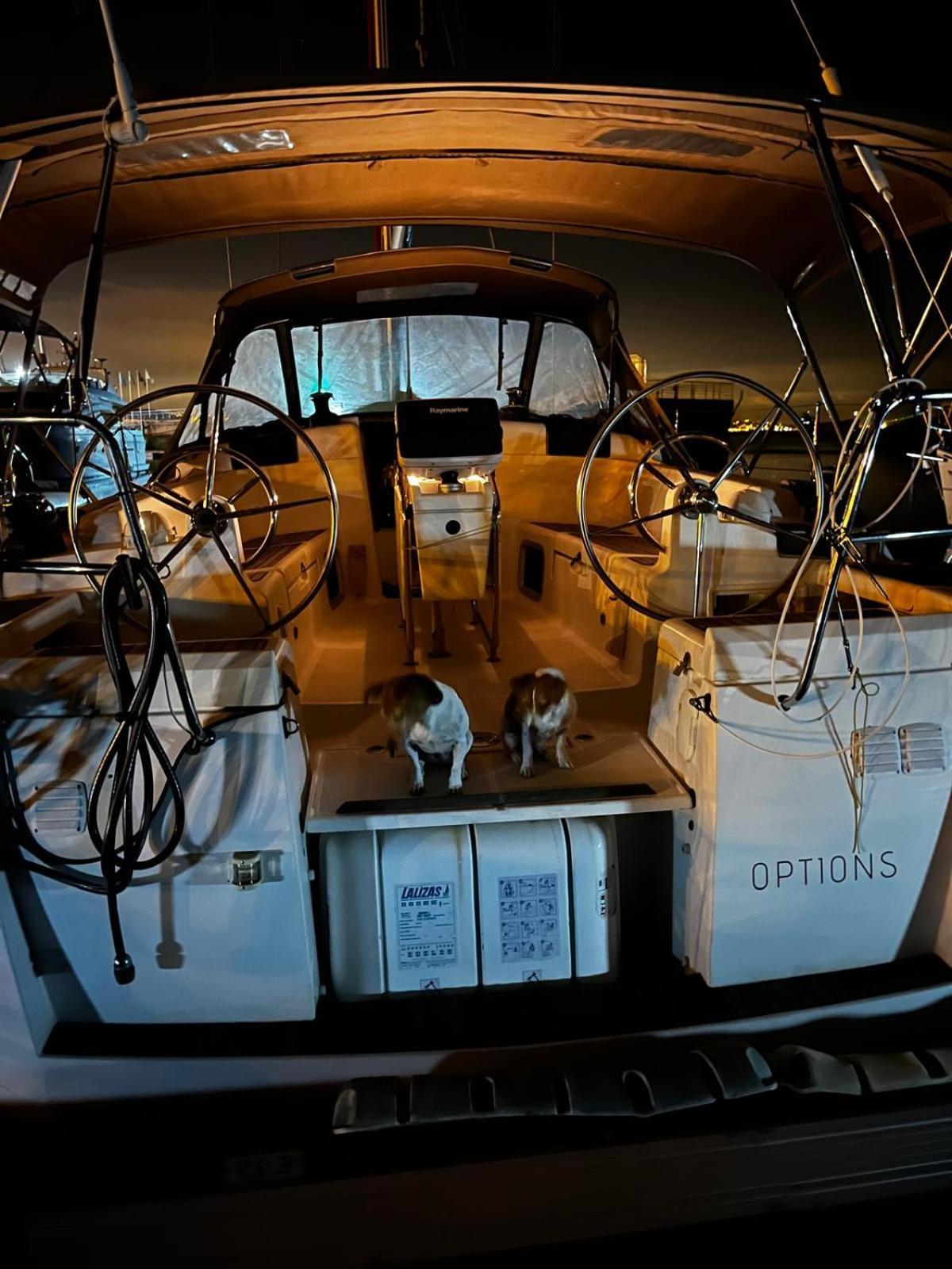 Sleep Aboard A Modern Sailboat In Botel Oeiras
