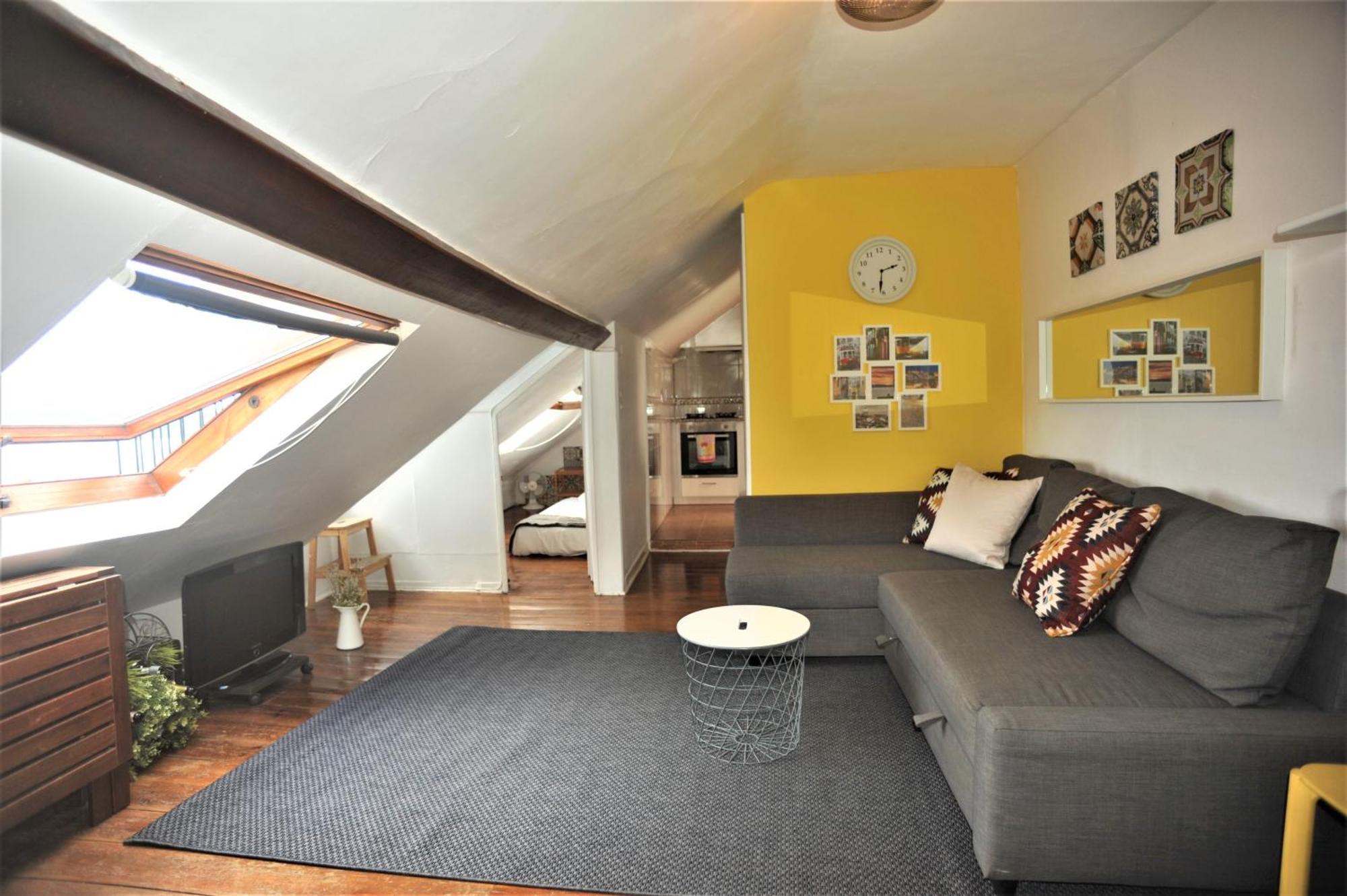 Santos - Upper Loft With River View * Lisbon