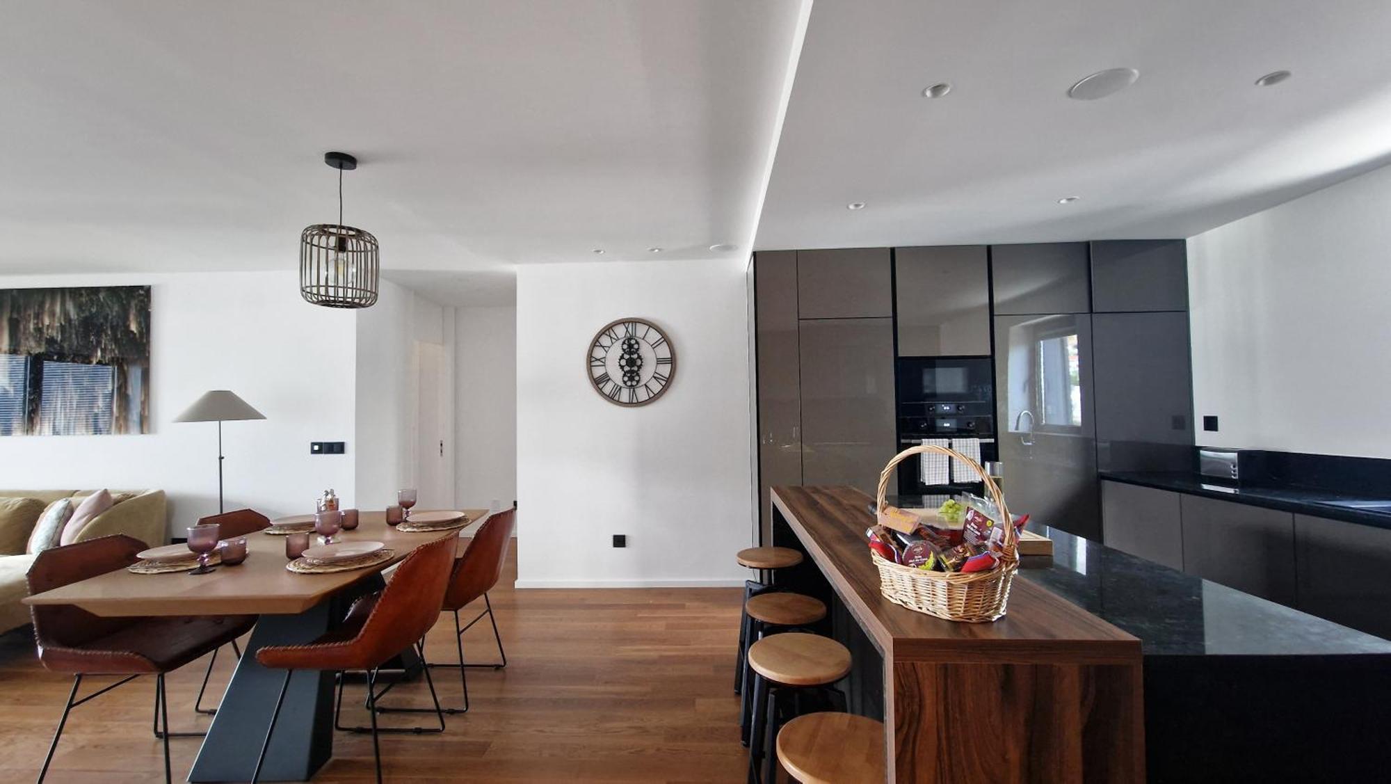 Lux By Lovelystay Apartment