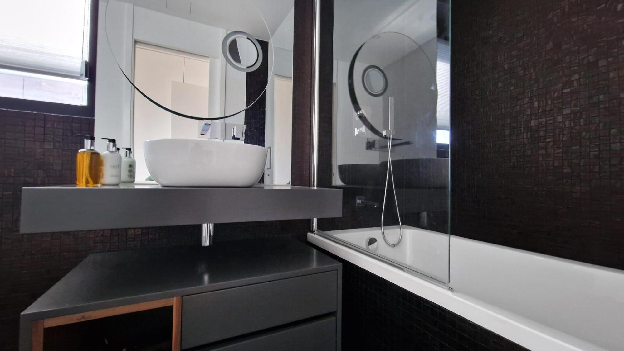 Appartement Lux By Lovelystay