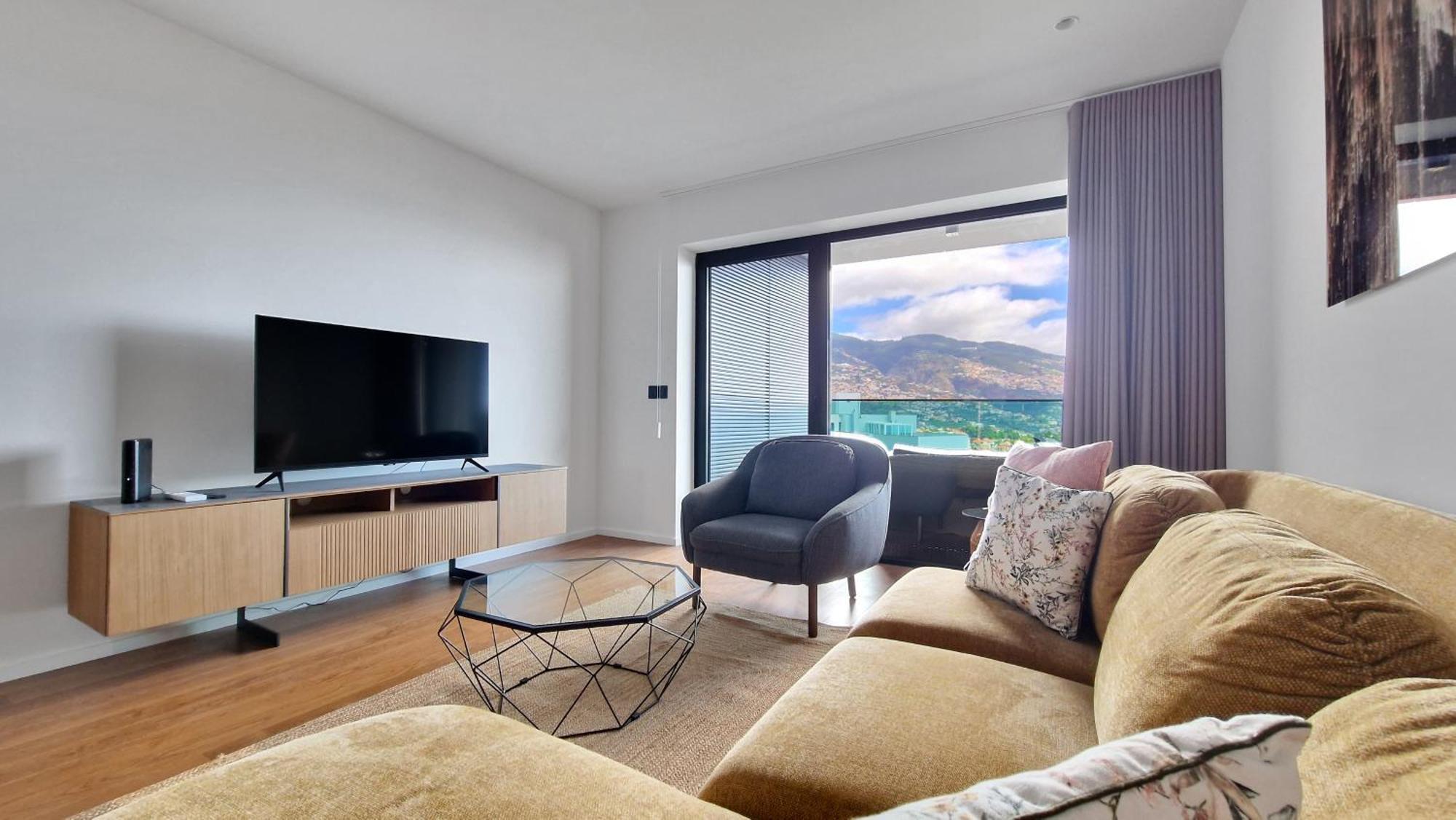 Lux By Lovelystay Apartment *