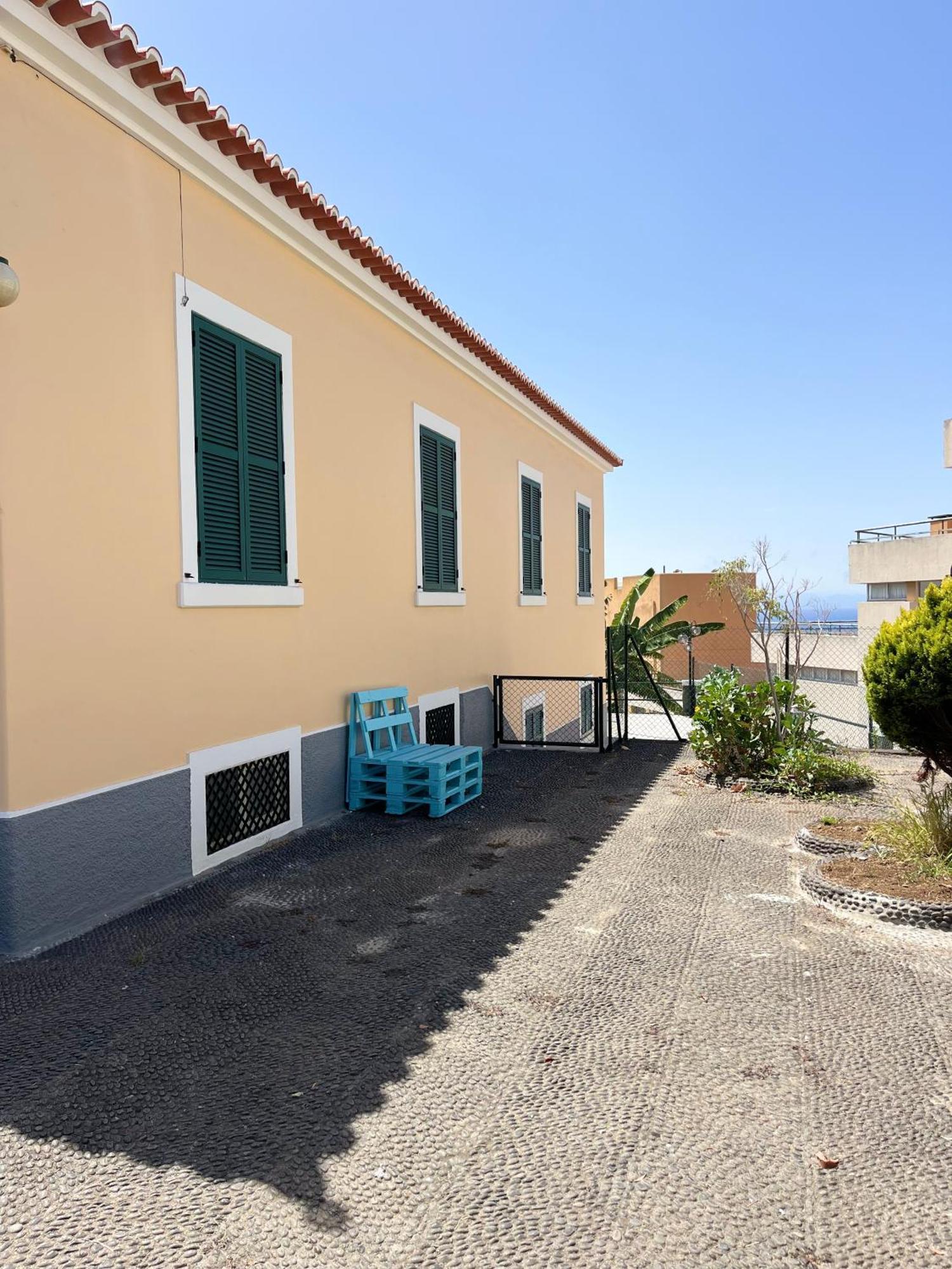 Lazareto 148 Albergue Funchal (Madeira)