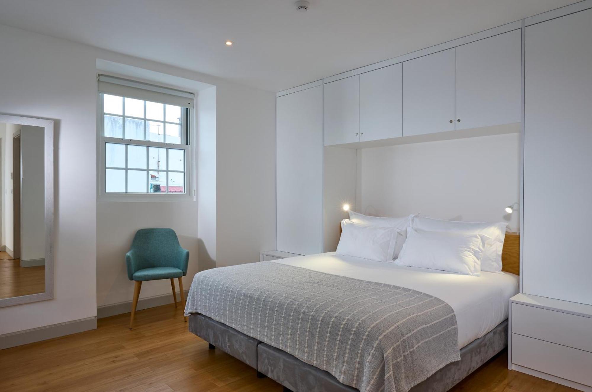 Matriz 55, & Hostel Ponta Delgada (Sao Miguel)
