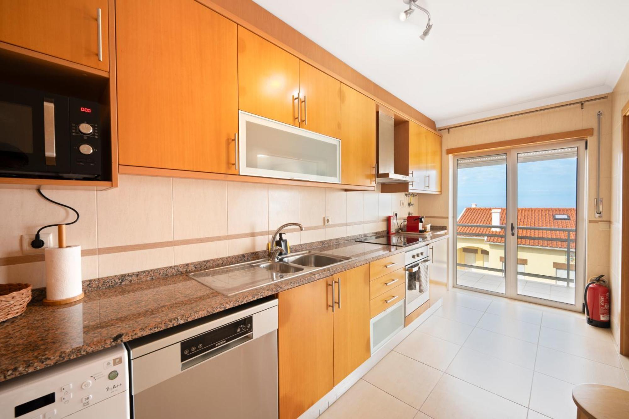 Ocean Terrace - Private Patio With Bbq & Sea View