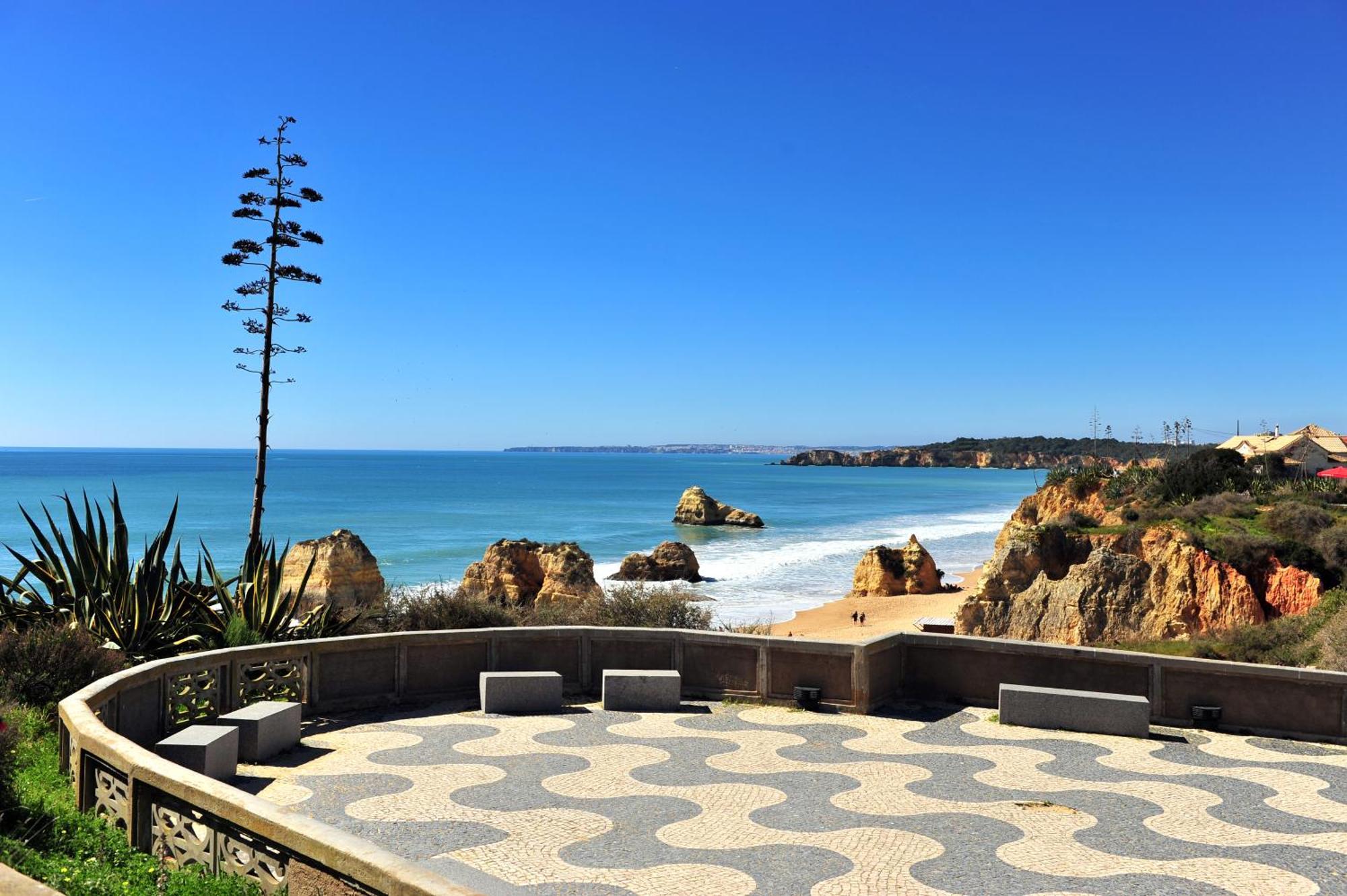 Mcrame Design Sea View, Beachfront, Swimming Pool, 2bdr, 2bar, 6 Pax, Da Rocha