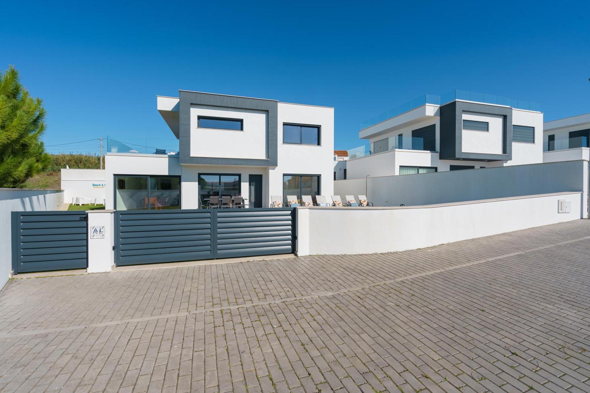 And Friends With Ocean View Villa Lourinha (Lisbon)