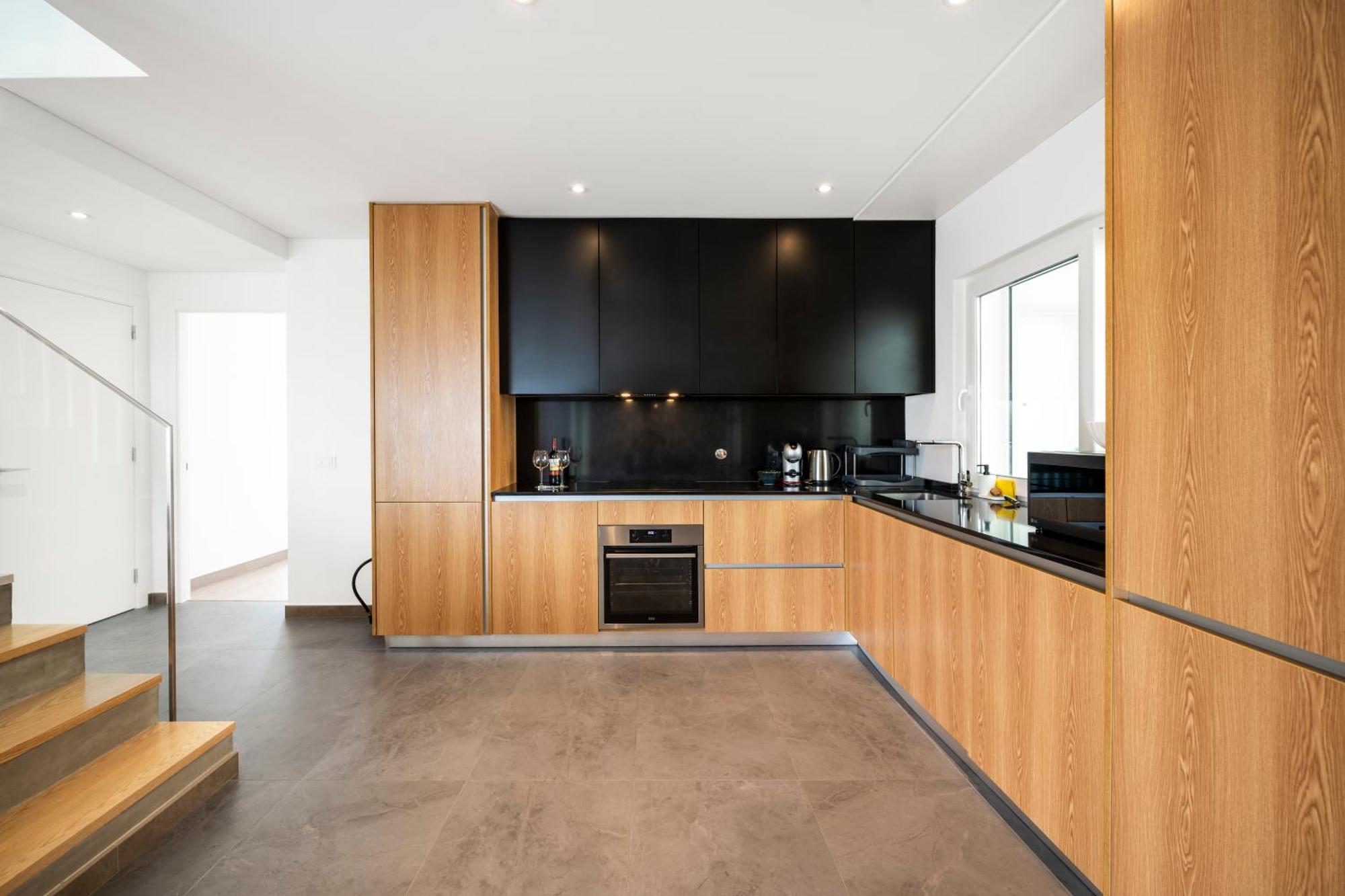 Mar A Vista - With Pool, Gym And Sea Views *