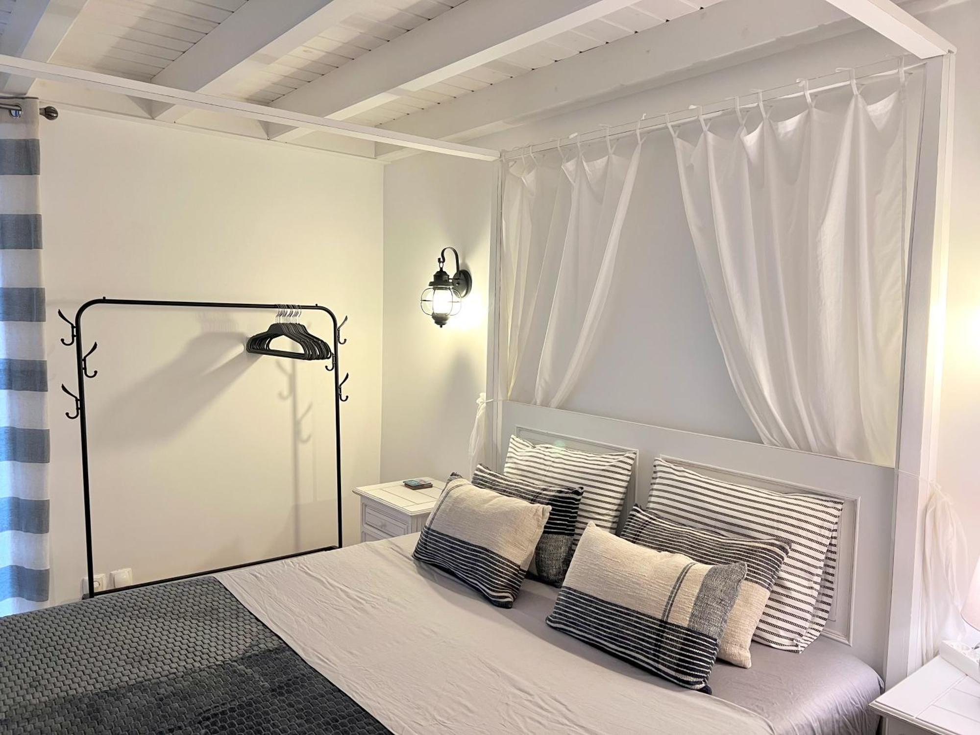 Casa Baleia Laranja Ocean-front Villa Madalena (Azores)