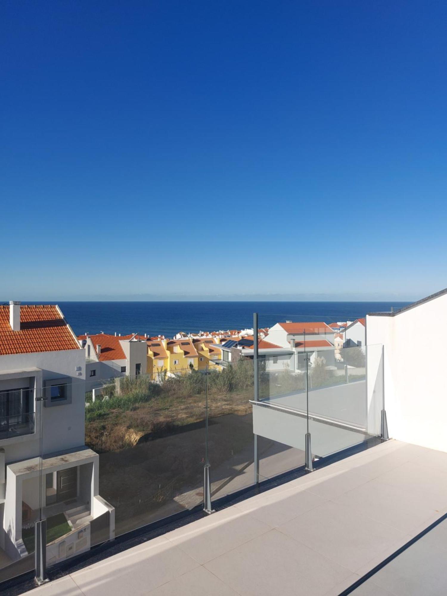Beach, Ocean View & Bright House Ericeira