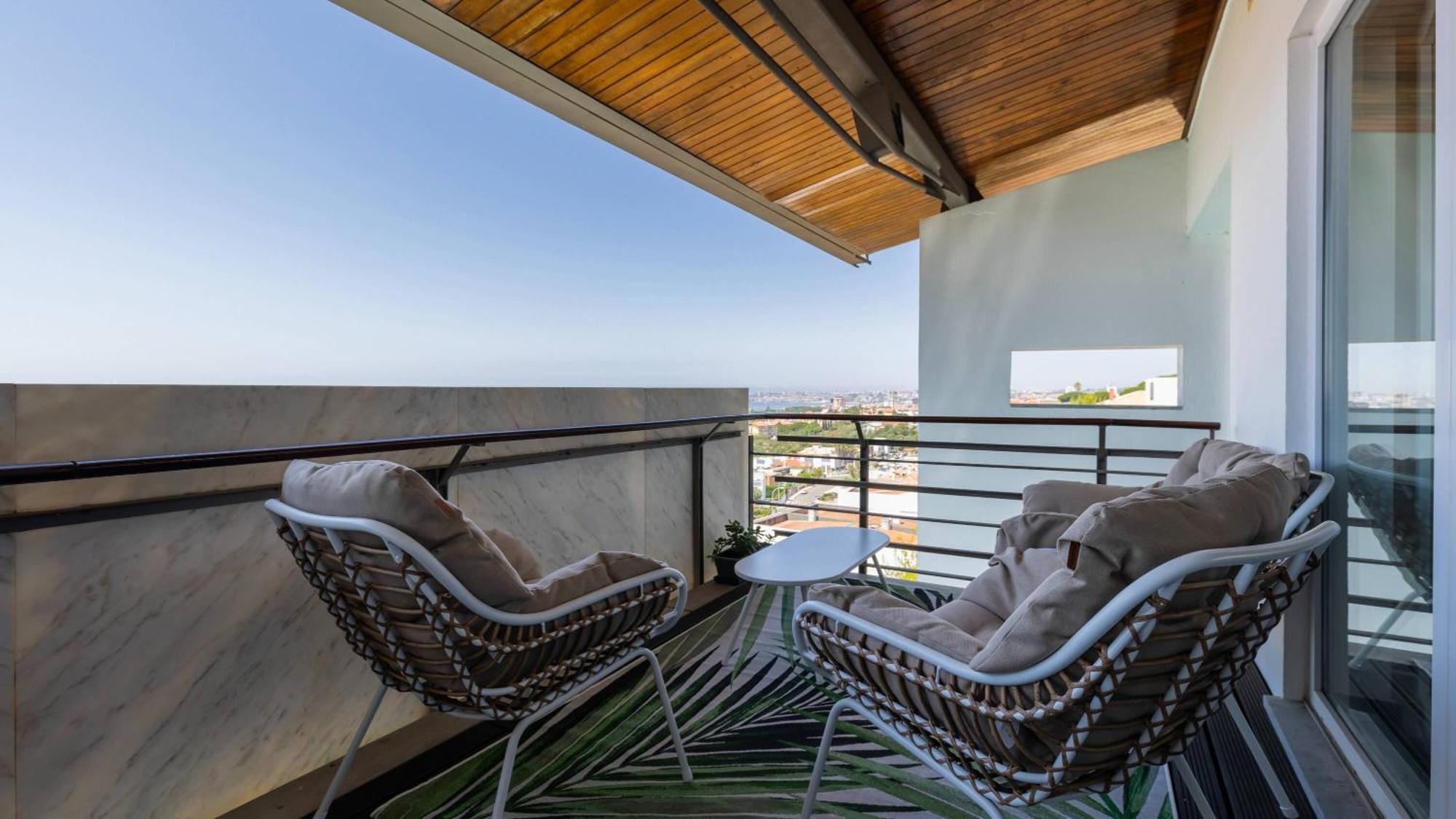 Estoril Oceanview *