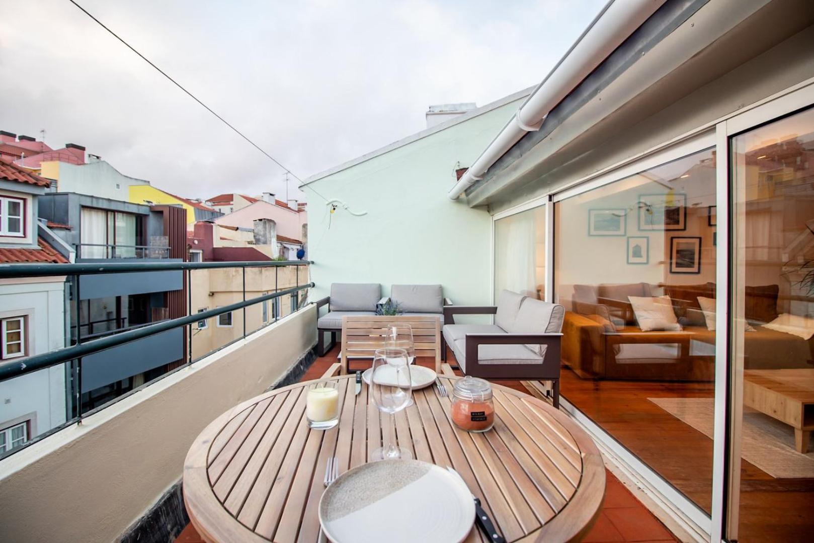 Charming 1br With Terrace Views Of Bridge | By Airnest * Lisbon