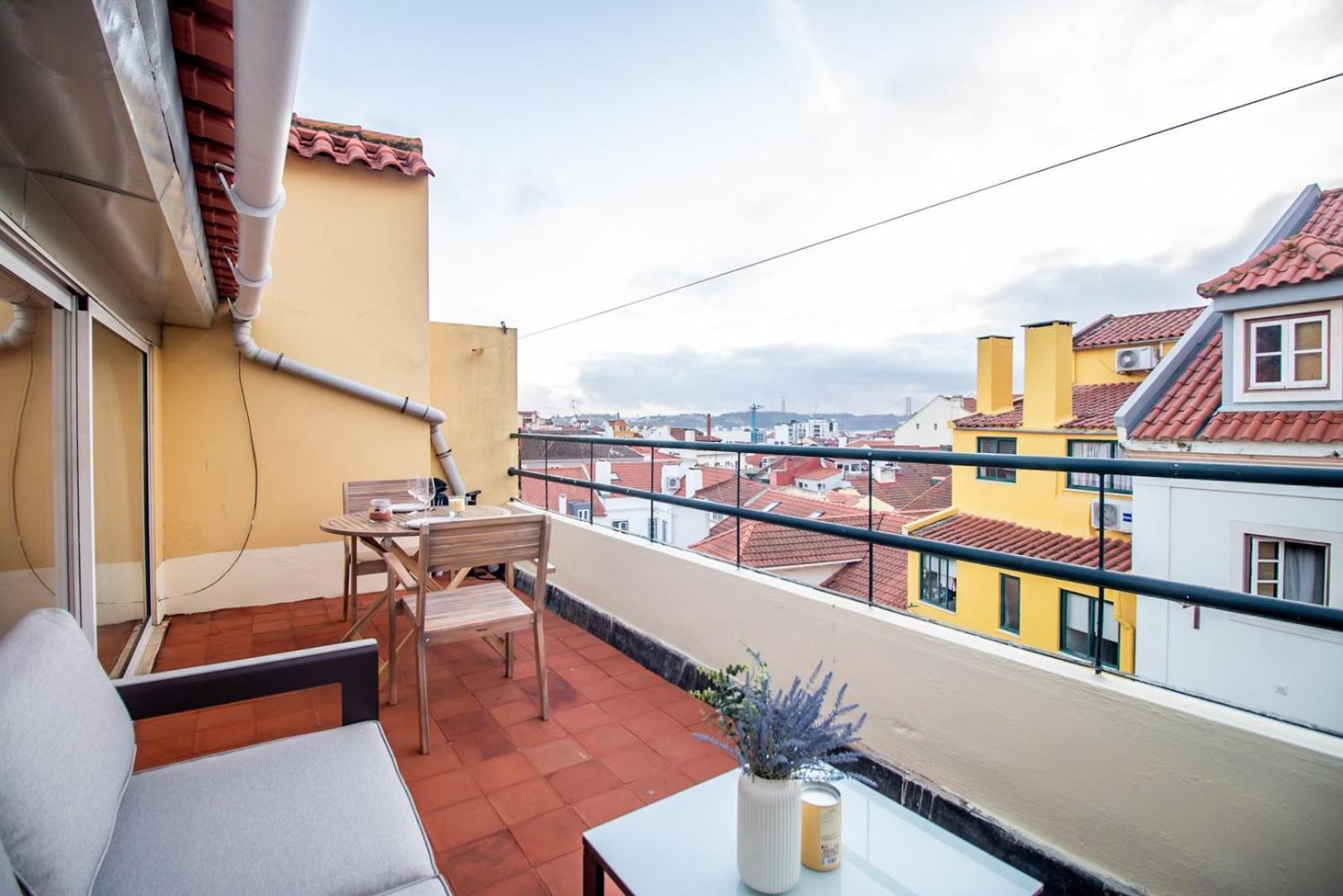 Charming 1br With Terrace Views Of Bridge | By Airnest Apartment