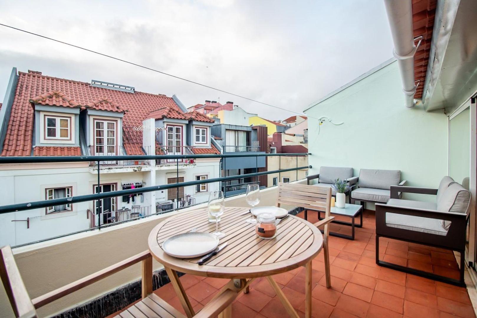 Charming 1br With Terrace Views Of Bridge | By Airnest * Lisbon