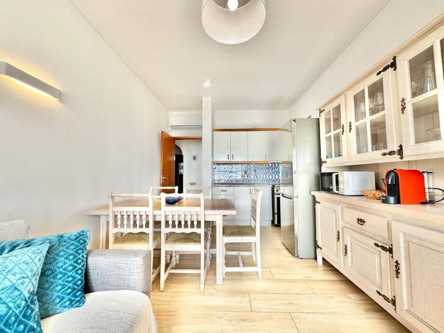 Direct Access With Sea View, Ac & Wifi Apartment *