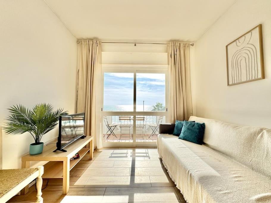 Apartment Direct Access With Sea View, Ac & Wifi *