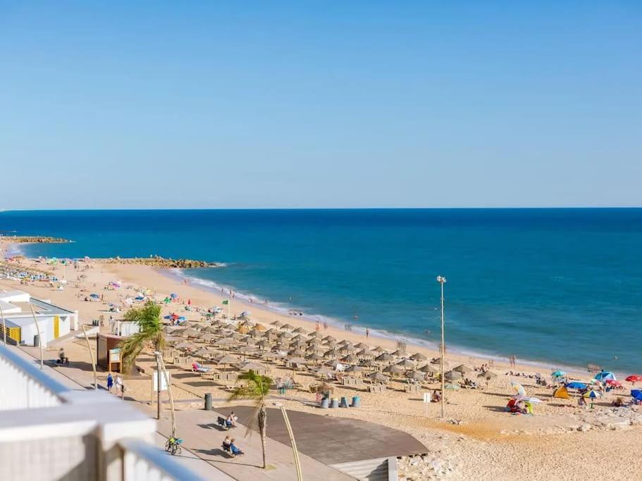 Apartment Sea Front 180º View With Ac And Wifi Quarteira