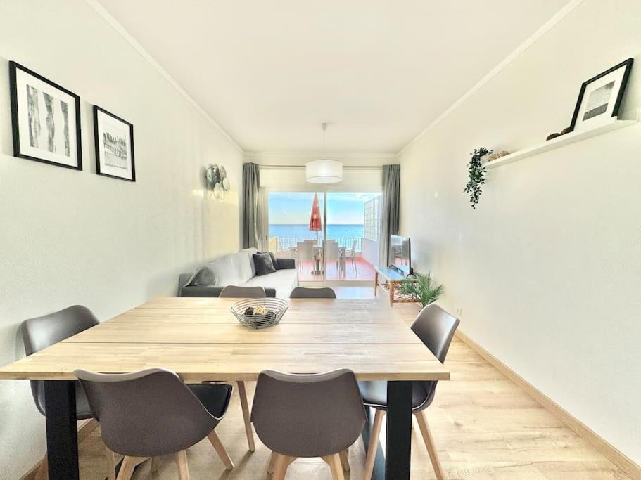 Apartment Sea Front 180º View With Ac And Wifi Quarteira