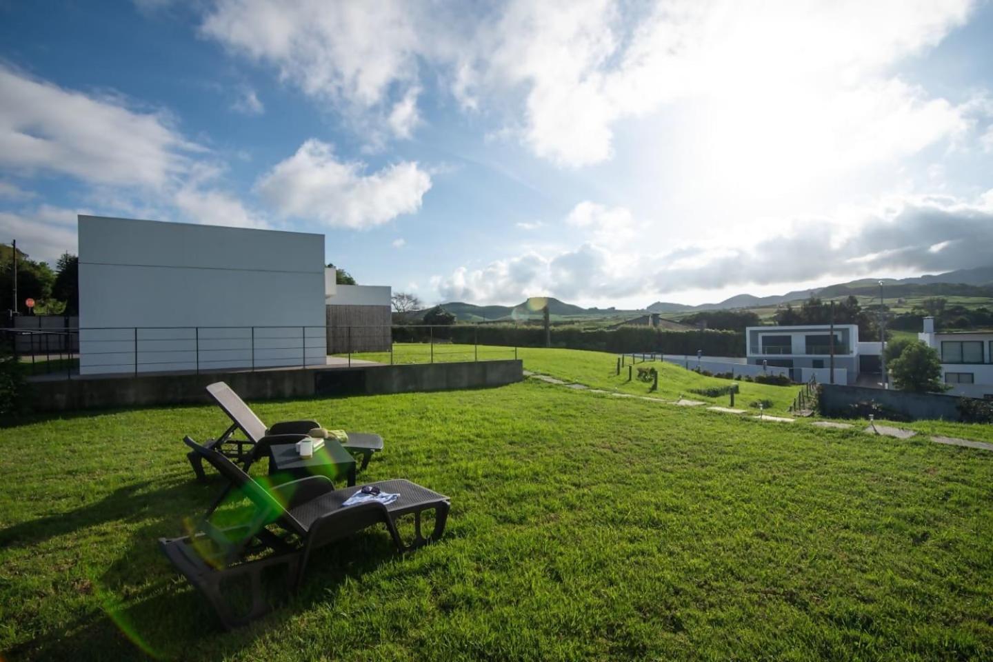 Villa Com Jacuzzi E Estacionamento *