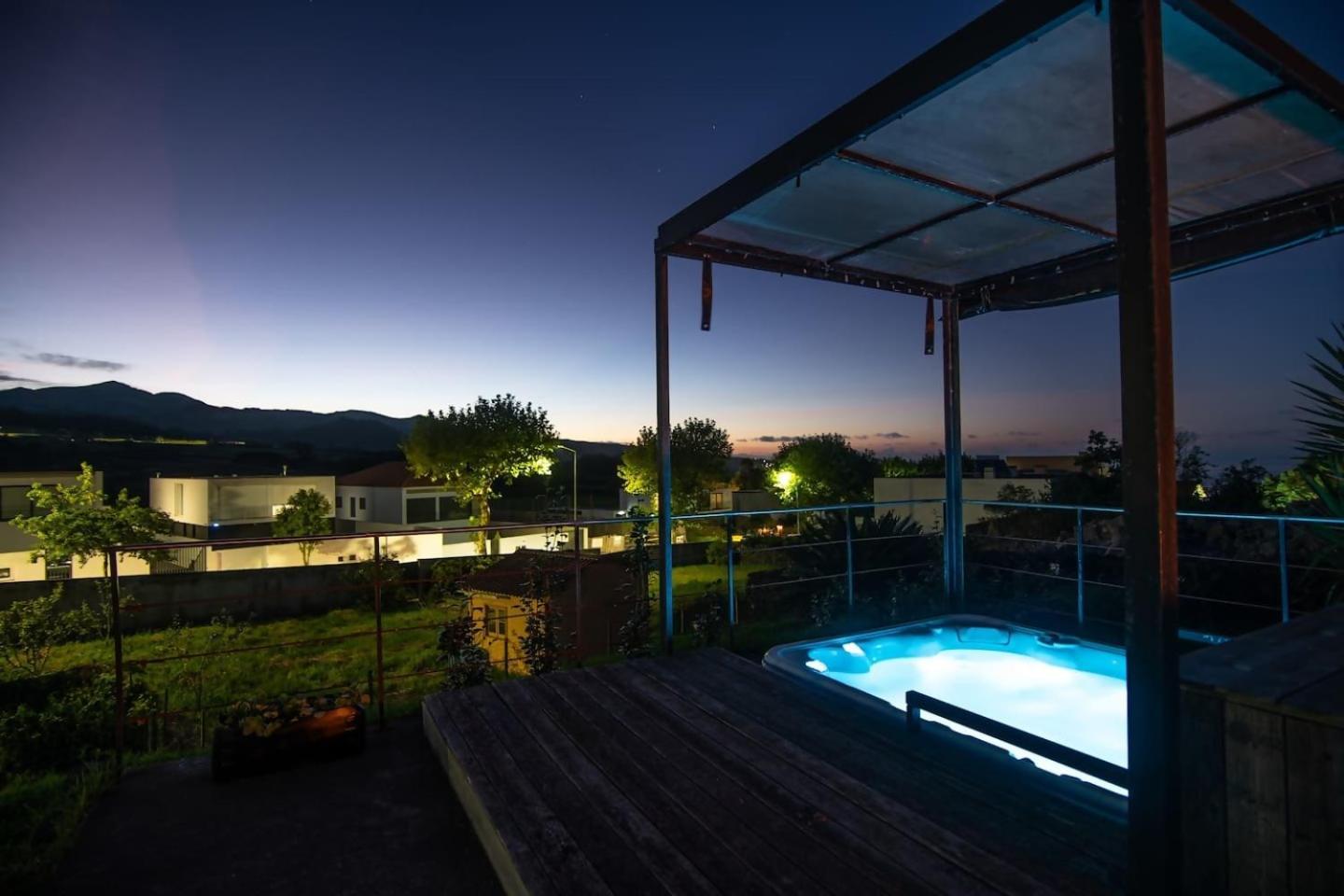 Com Jacuzzi E Estacionamento