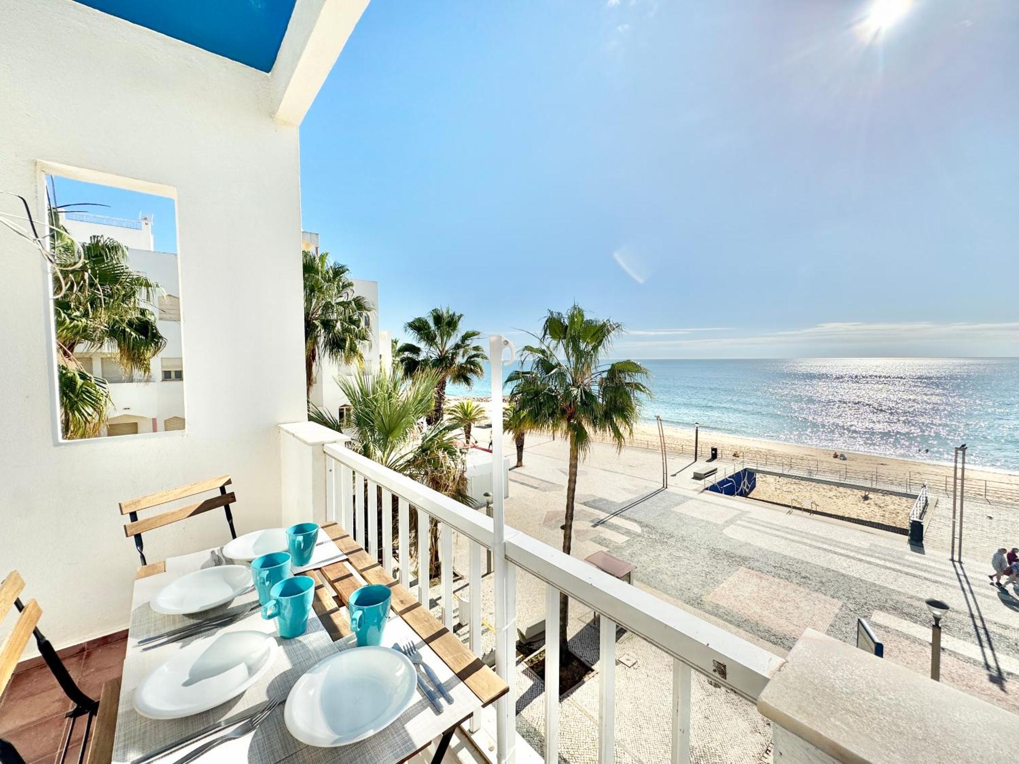 Apartment Direct Access With Sea View, Ac & Wifi