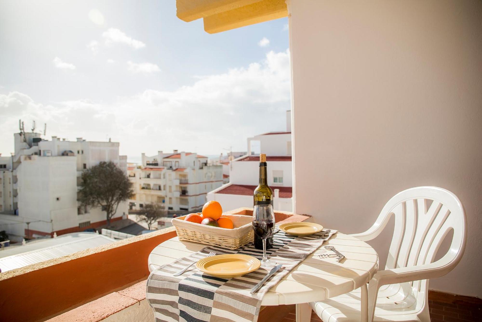 A06 - Seaview 1 Bed *