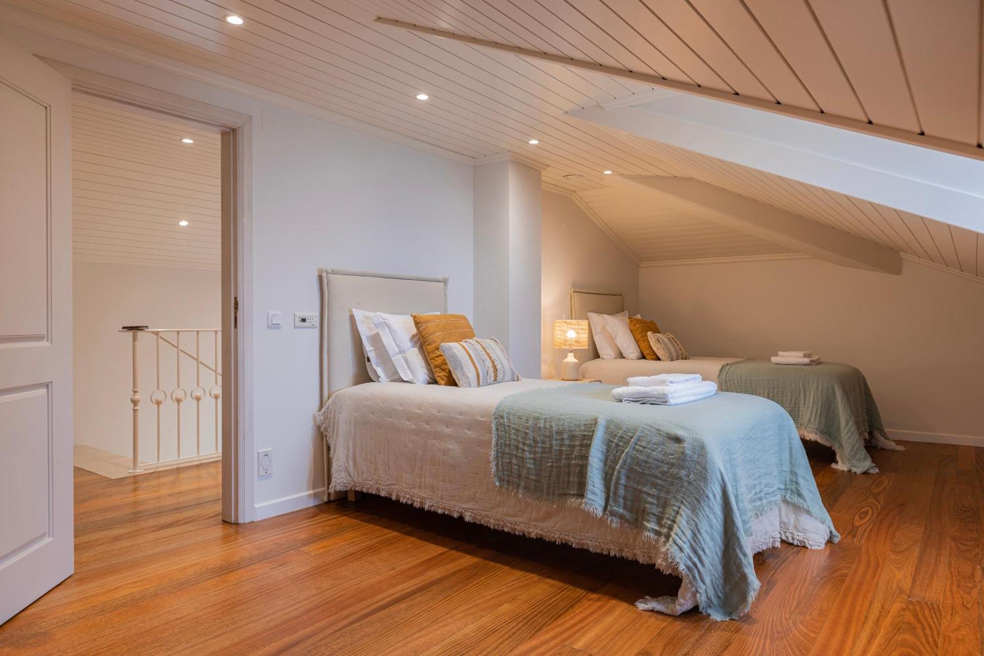 Windmill Beachfront Villa Colares