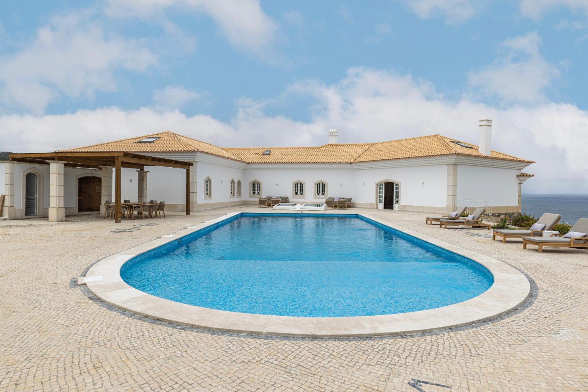 Villa Windmill Beachfront Colares