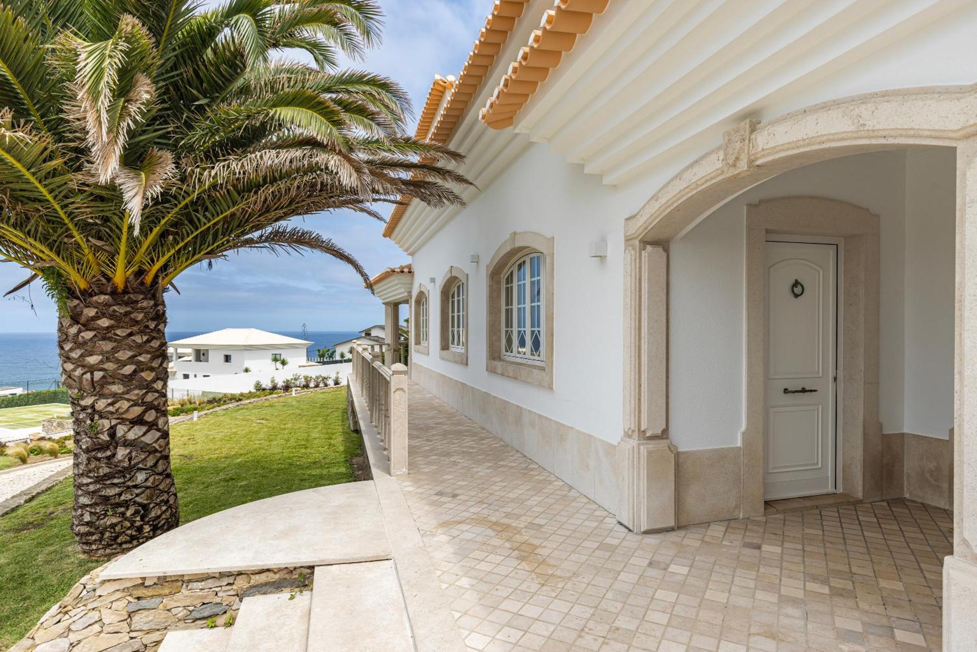 Windmill Beachfront Villa *