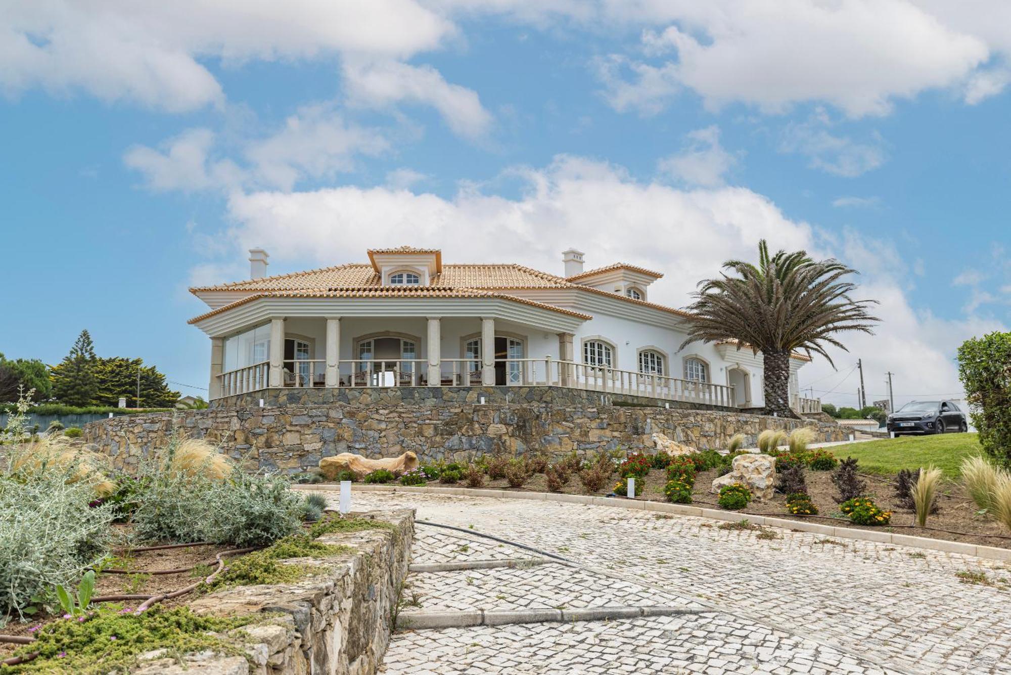 Windmill Beachfront * Colares