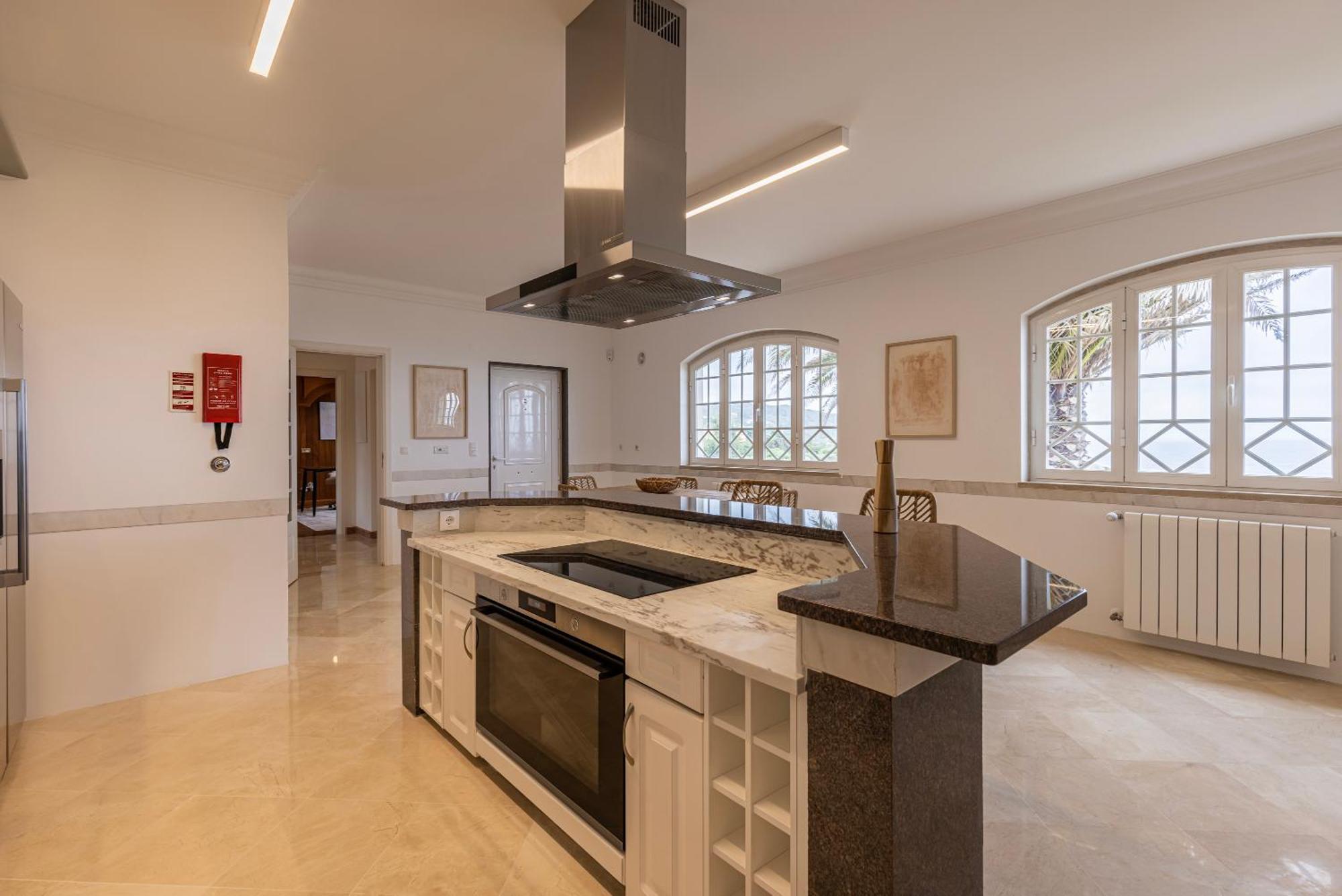 Villa Windmill Beachfront Colares