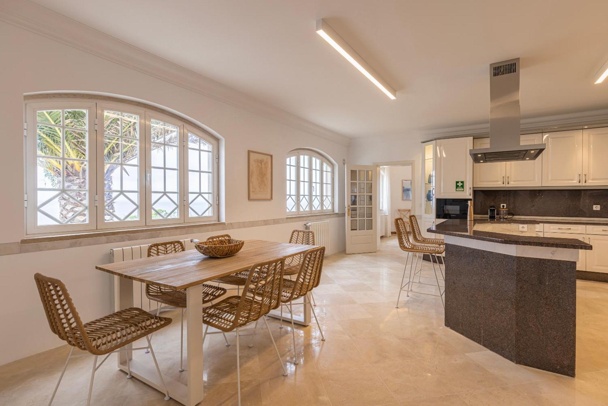 Windmill Beachfront Villa