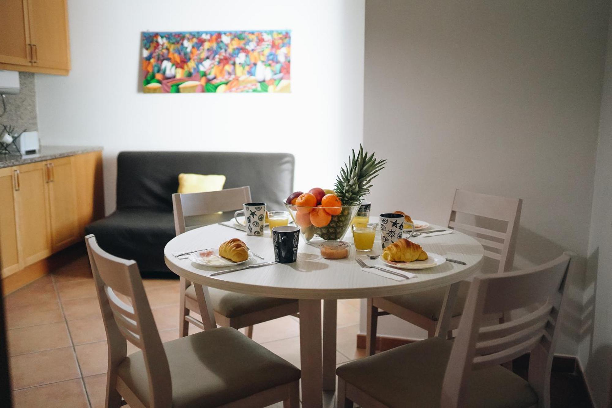 Host Wise - Wonderful Flats With Pool Albufeira
