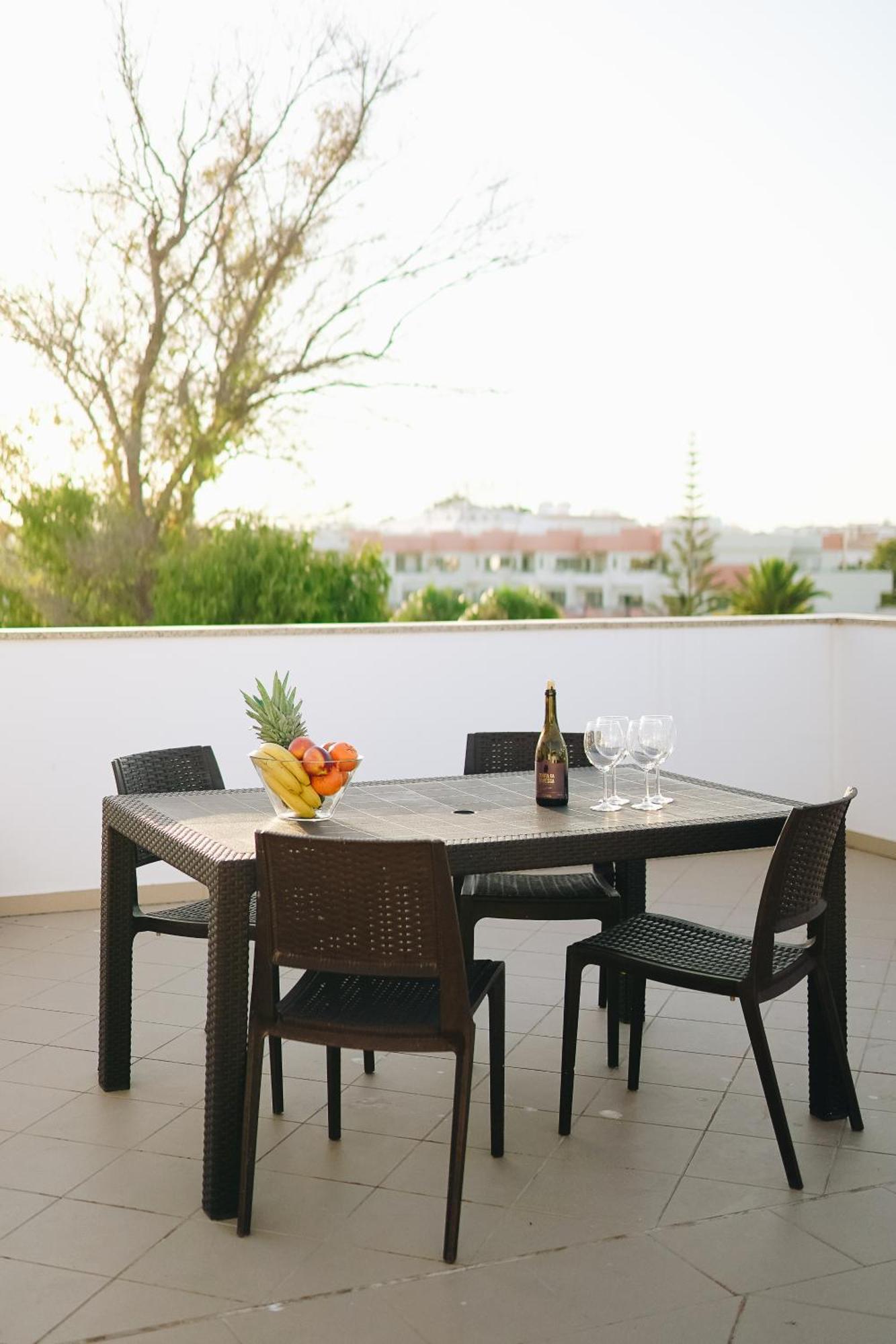 Apartment Host Wise - Wonderful Flats With Pool