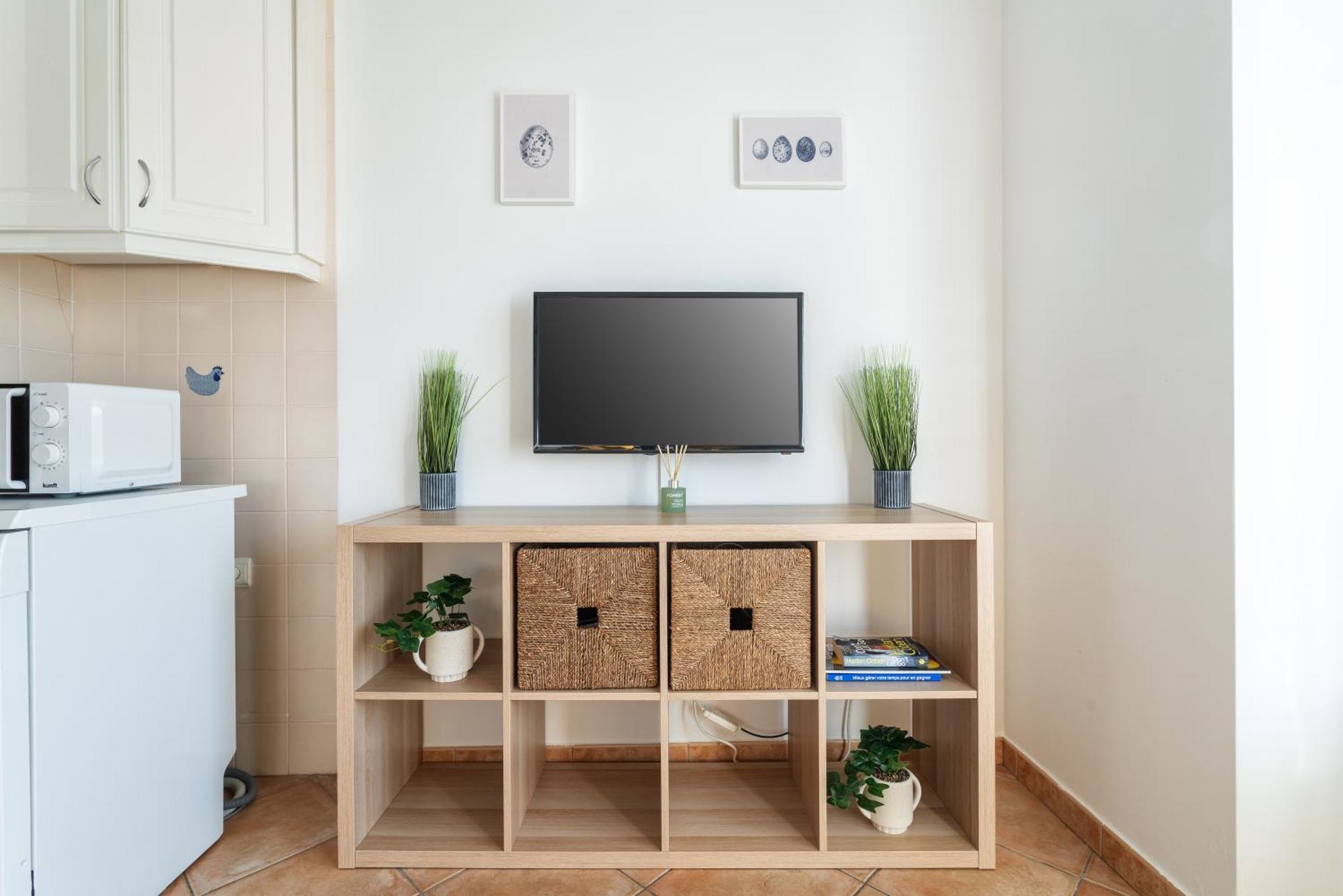 Host Wise - Wonderful Flats With Pool Apartment
