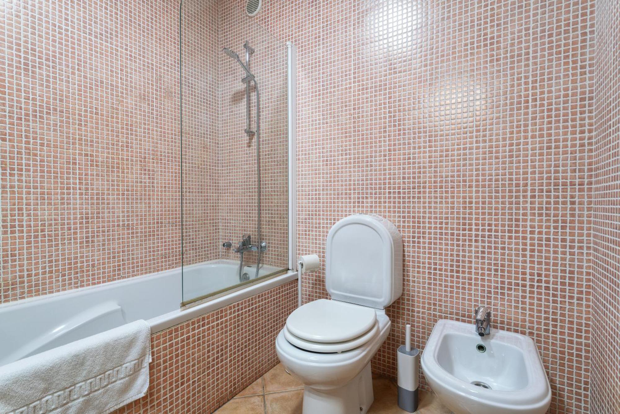 Host Wise - Wonderful Flats With Pool Apartment *