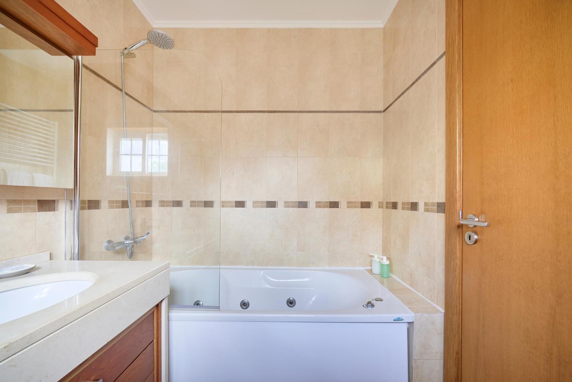 & Cascais Luxury Villa, By Timecooler Alcabideche