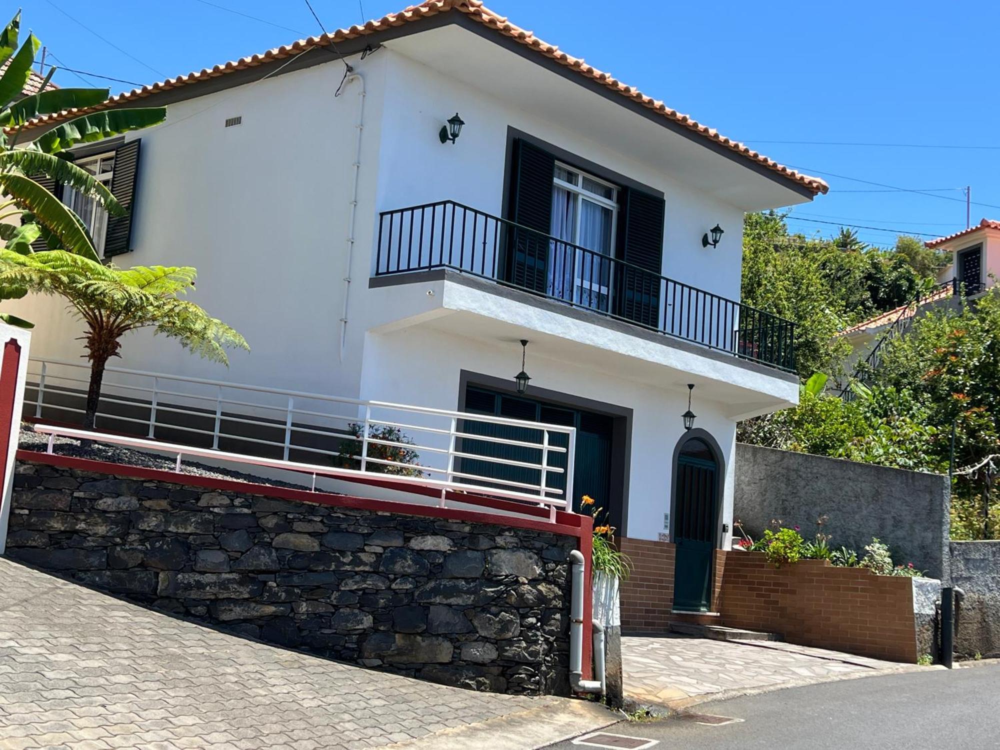 Casa Nova - Maison Avec Garage, Terrasse & Balcon * Ponta do Sol (Madeira)