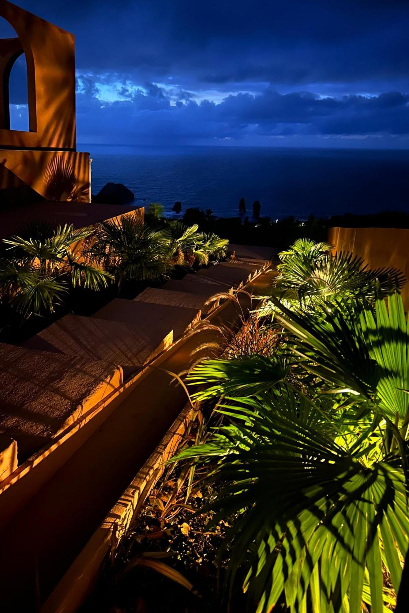 Villa Anna Splendid Sunset Ocean Front Mosteiros (Azores)