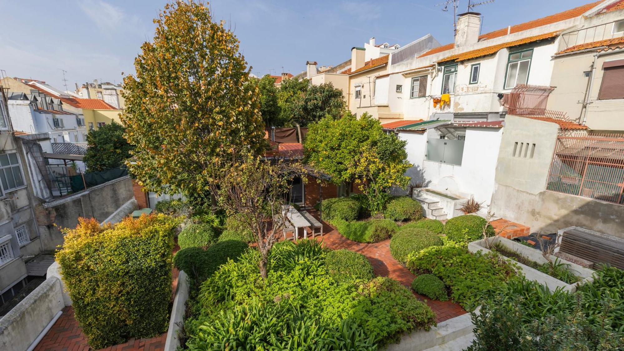 Apartment 1bdr With Garden View By Lovelystay