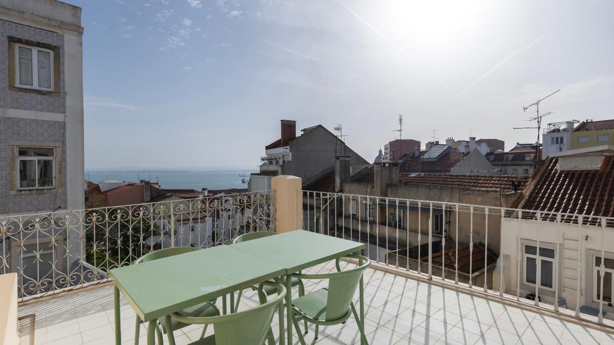 1bdr With Garden View By Lovelystay